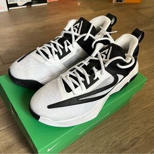 Nike Giannis Immortality 3